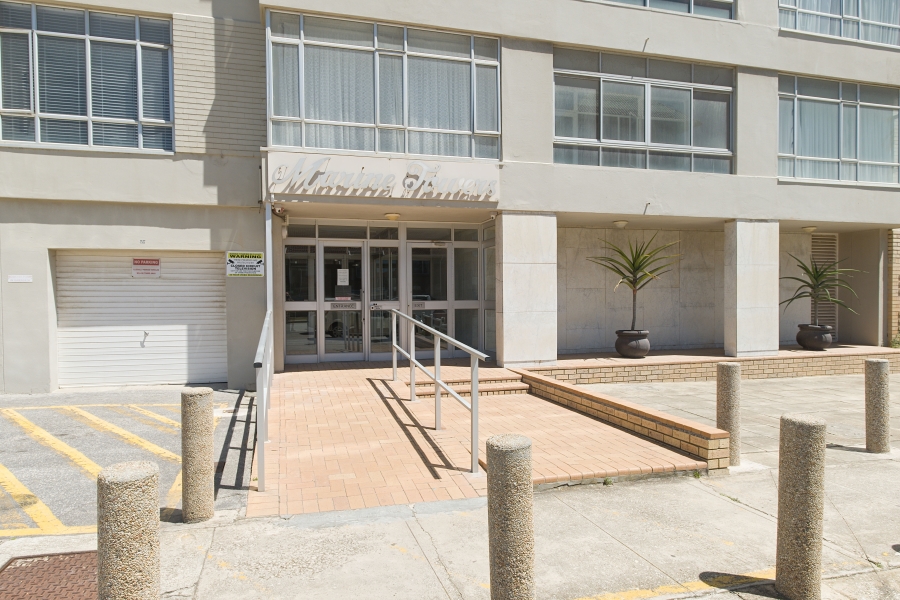 1 Bedroom Property for Sale in Summerstrand Eastern Cape